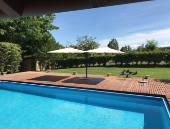 Prestigious estate with swimming pool
