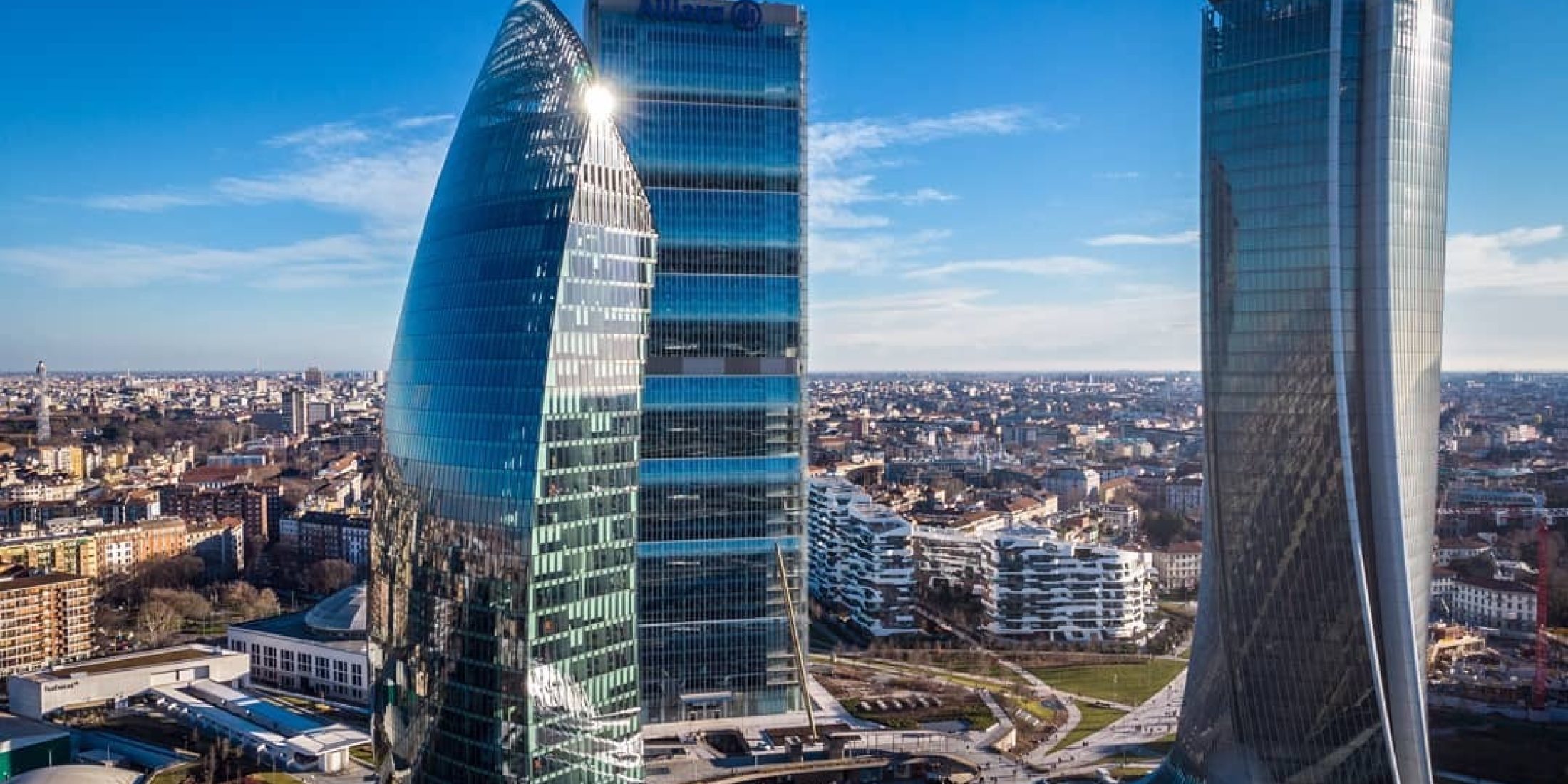 Panoramic residence with garage, in City Life