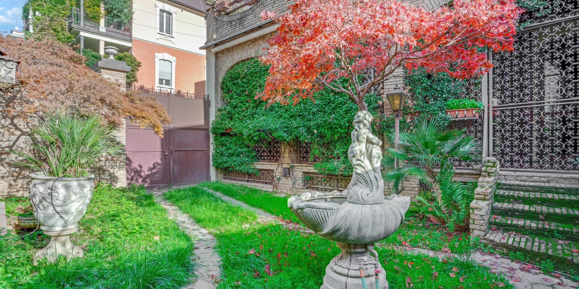 Charming villa in elegant area